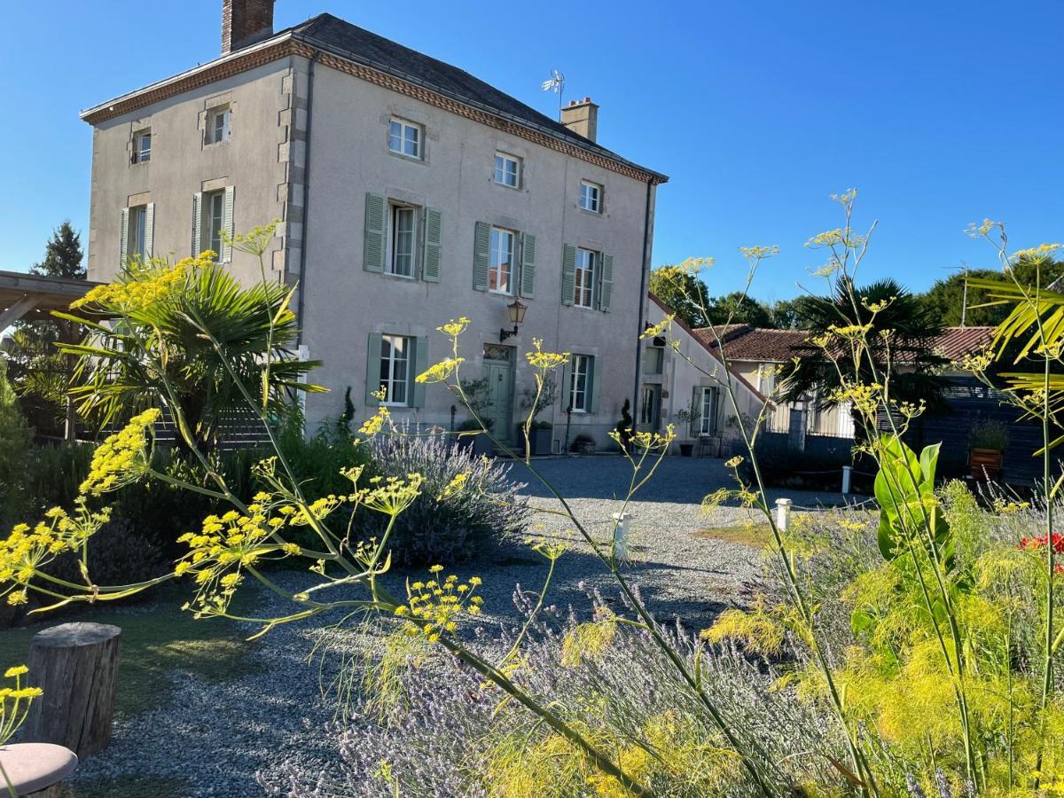 مبيت وإفطار Mezieres-sur-Issoire Maison Hirondelles Hotes المظهر الخارجي الصورة